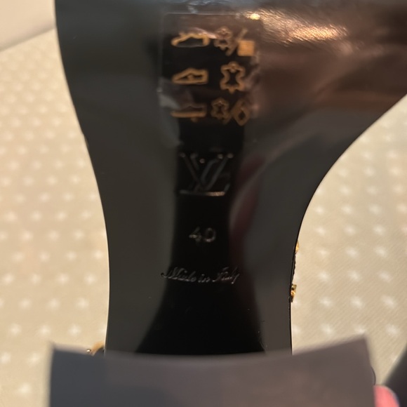 Louis Vuitton Heels - Picture 7 of 11